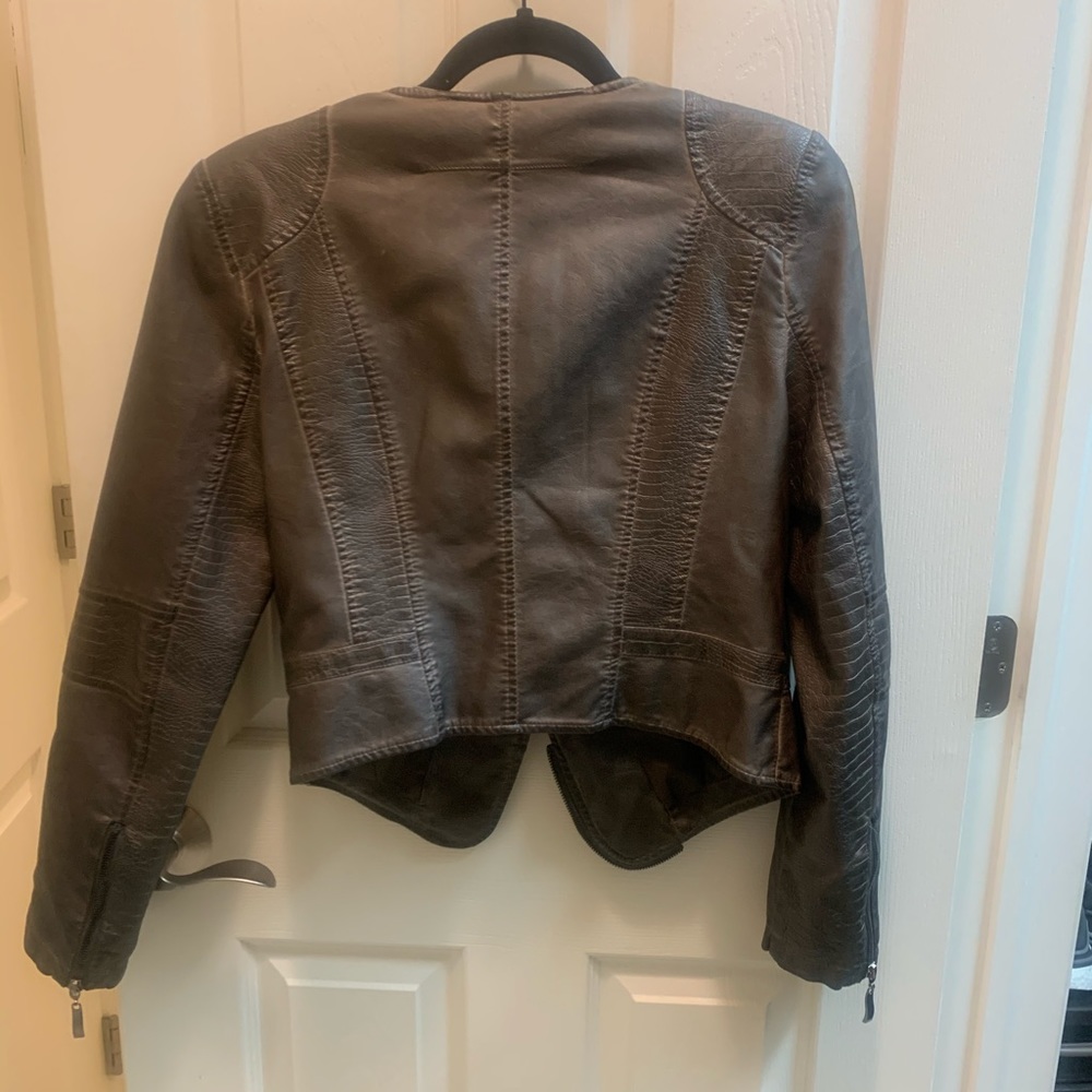 Jacket - Picture 2 of 4